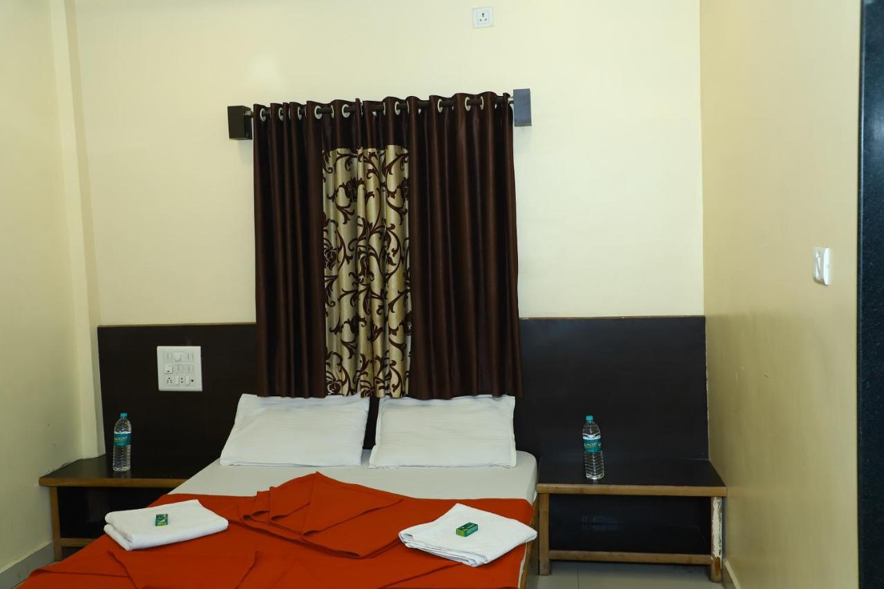 Sai Madhavi Palace Hotel Shirdi Dış mekan fotoğraf